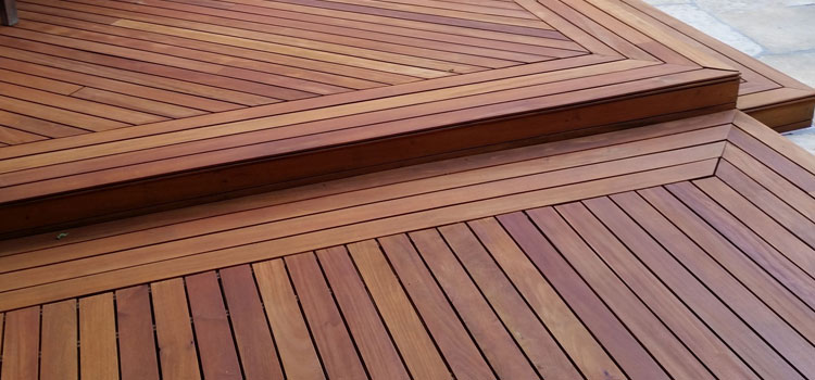 Redwood Decking Material in Saugus, CA